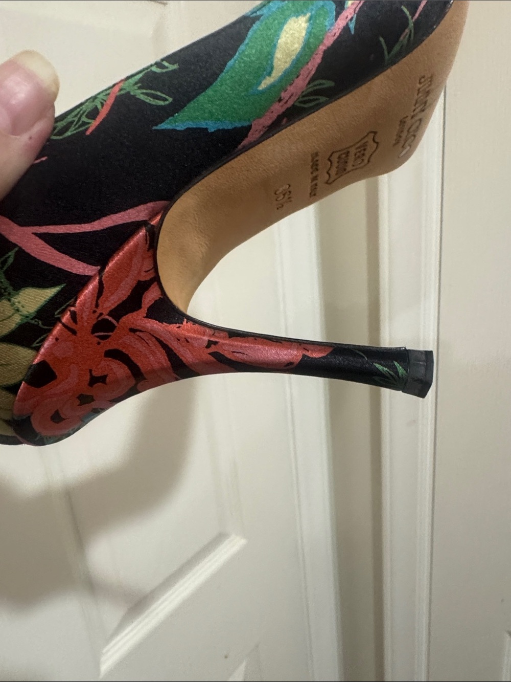 Jimmy Choo/Black Silk Floral Pointed-Toe Pumps/RARE! NEVER WORN! Size 6.5! NWOT! - Picture 7 of 16